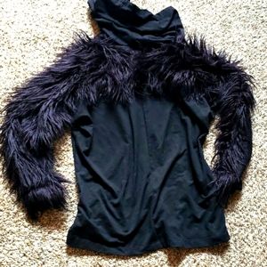 Vintage RARE-  Widow by Dolls Kill hoodie with faux fur arms. Size xs Y2K